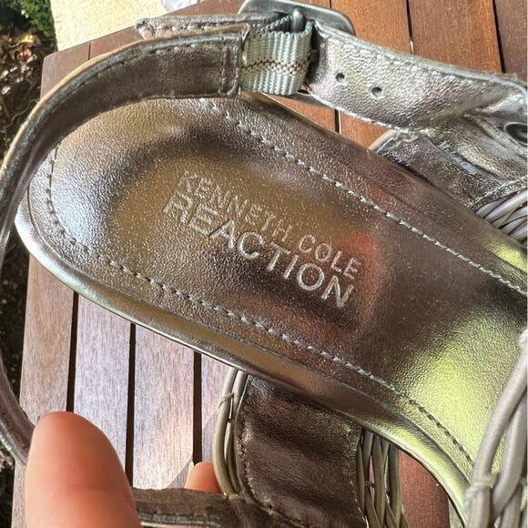 Kenneth Cole Reaction Pewter Heels Size 7.5 women - Picture 4 of 16